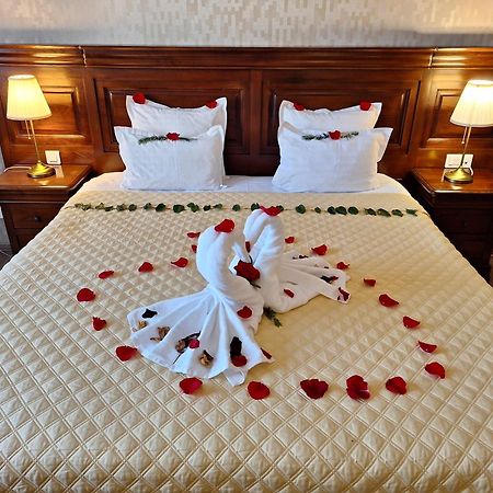 Grand Hotel Sofianu รึมนิคูวัลเจีย ภายนอก รูปภาพ