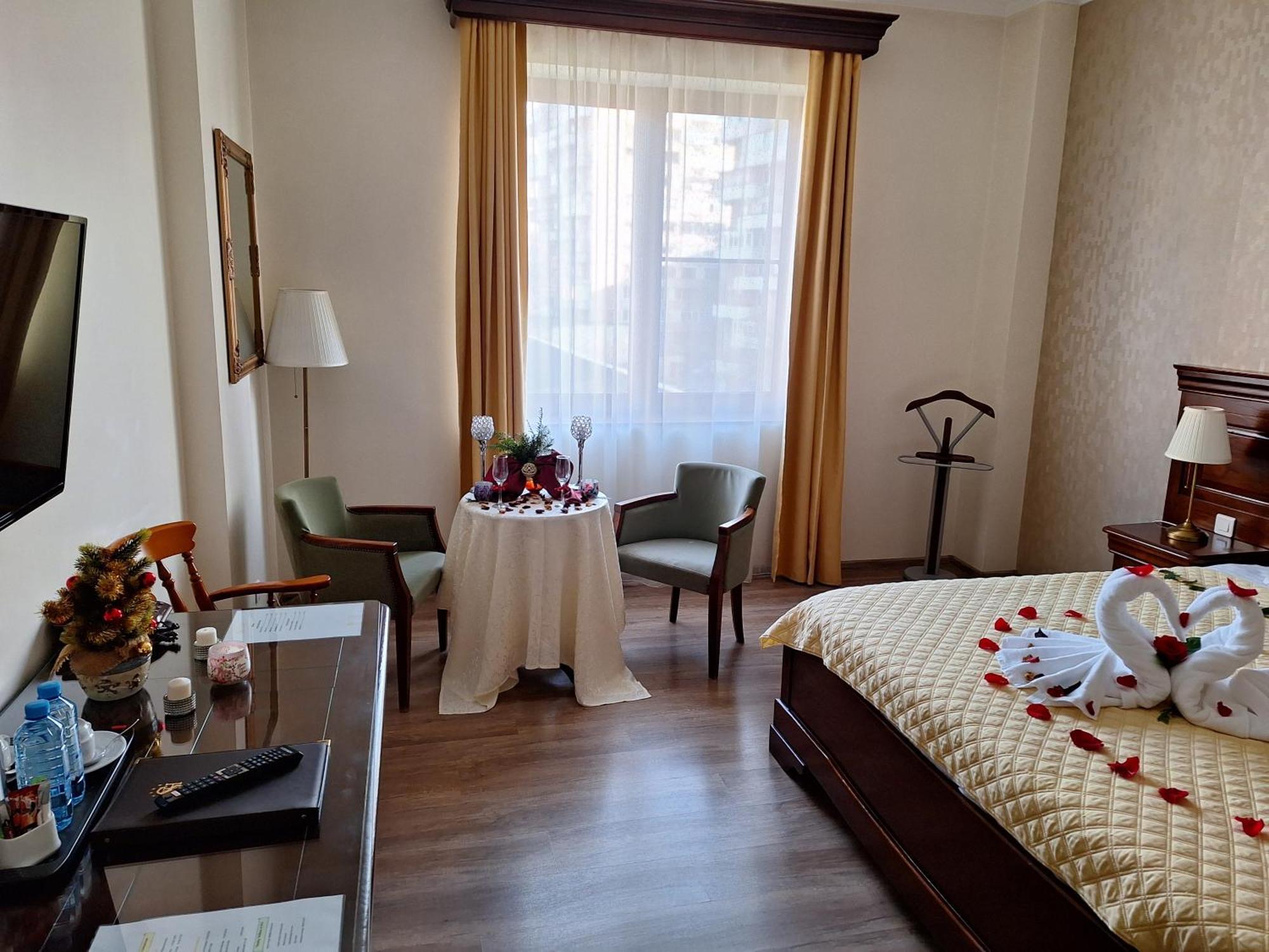 Grand Hotel Sofianu รึมนิคูวัลเจีย ภายนอก รูปภาพ