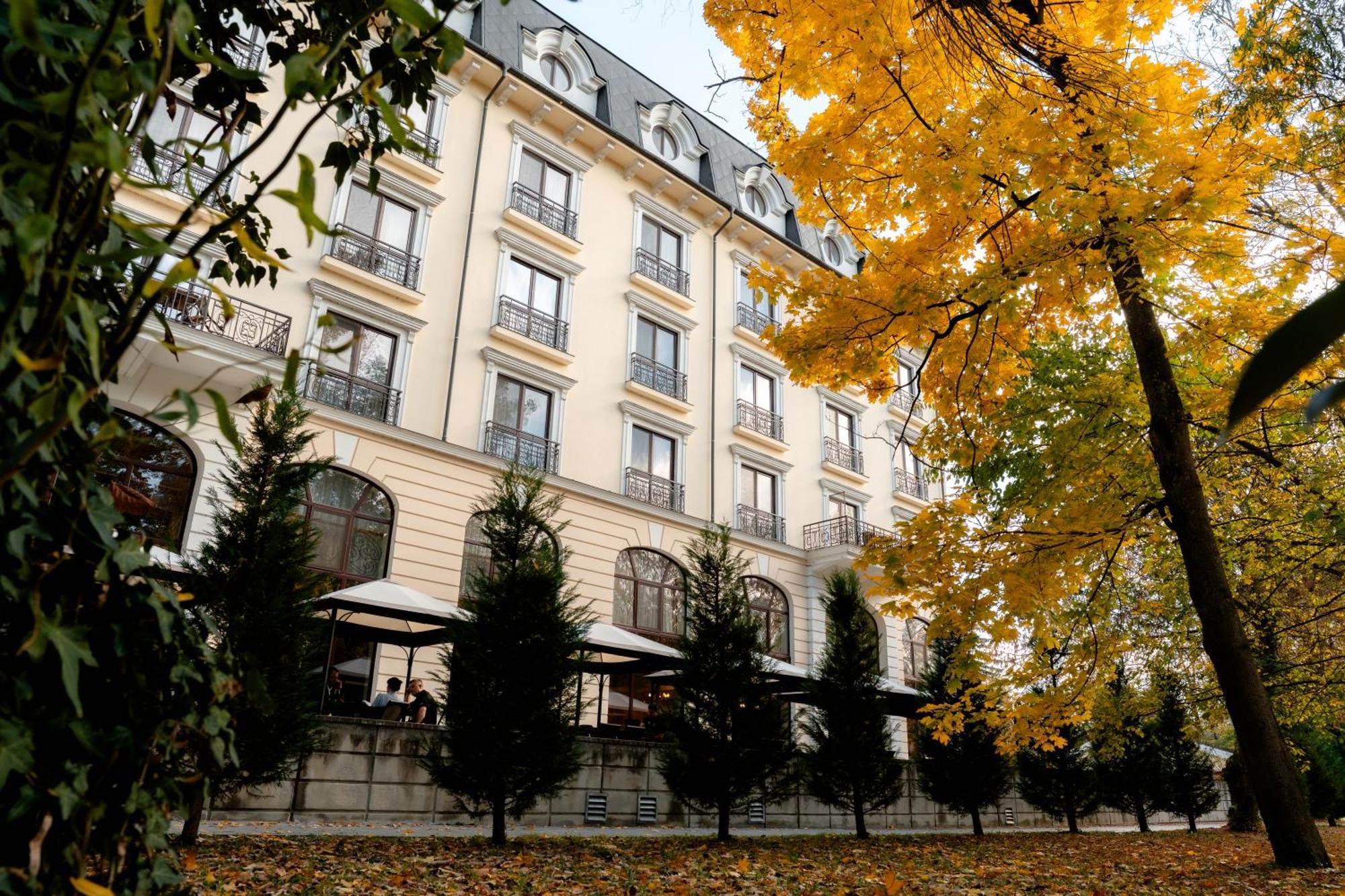 Grand Hotel Sofianu รึมนิคูวัลเจีย ภายนอก รูปภาพ