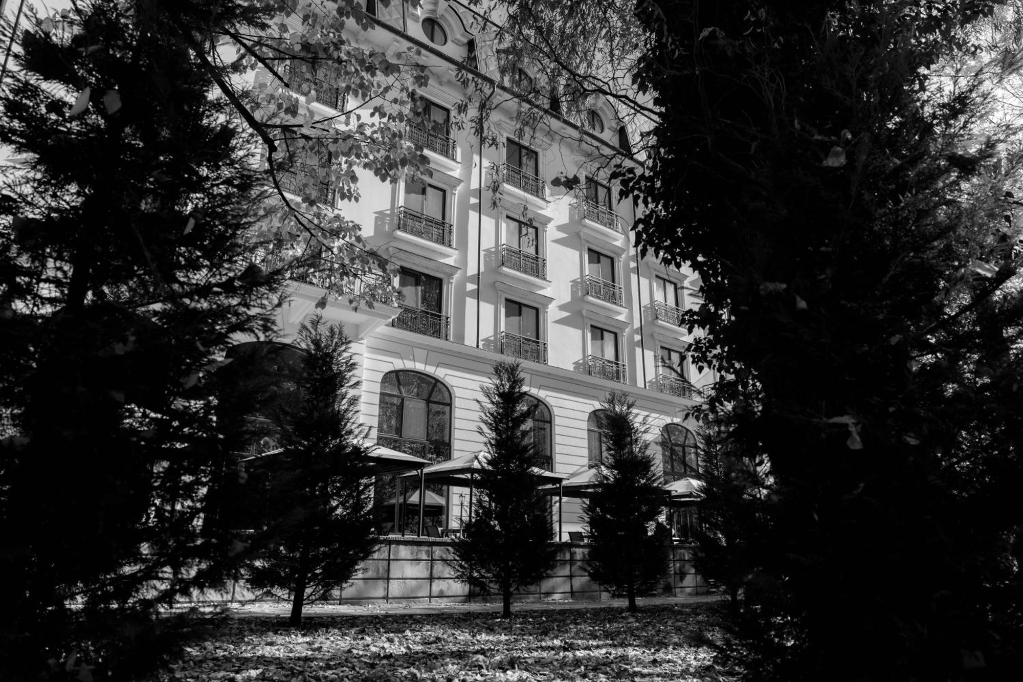 Grand Hotel Sofianu รึมนิคูวัลเจีย ภายนอก รูปภาพ