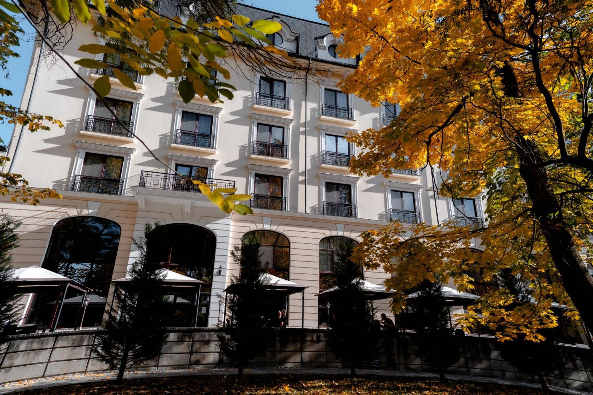 Grand Hotel Sofianu รึมนิคูวัลเจีย ภายนอก รูปภาพ
