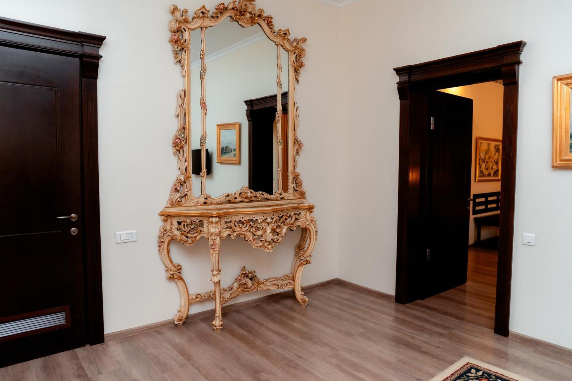 Grand Hotel Sofianu รึมนิคูวัลเจีย ภายนอก รูปภาพ