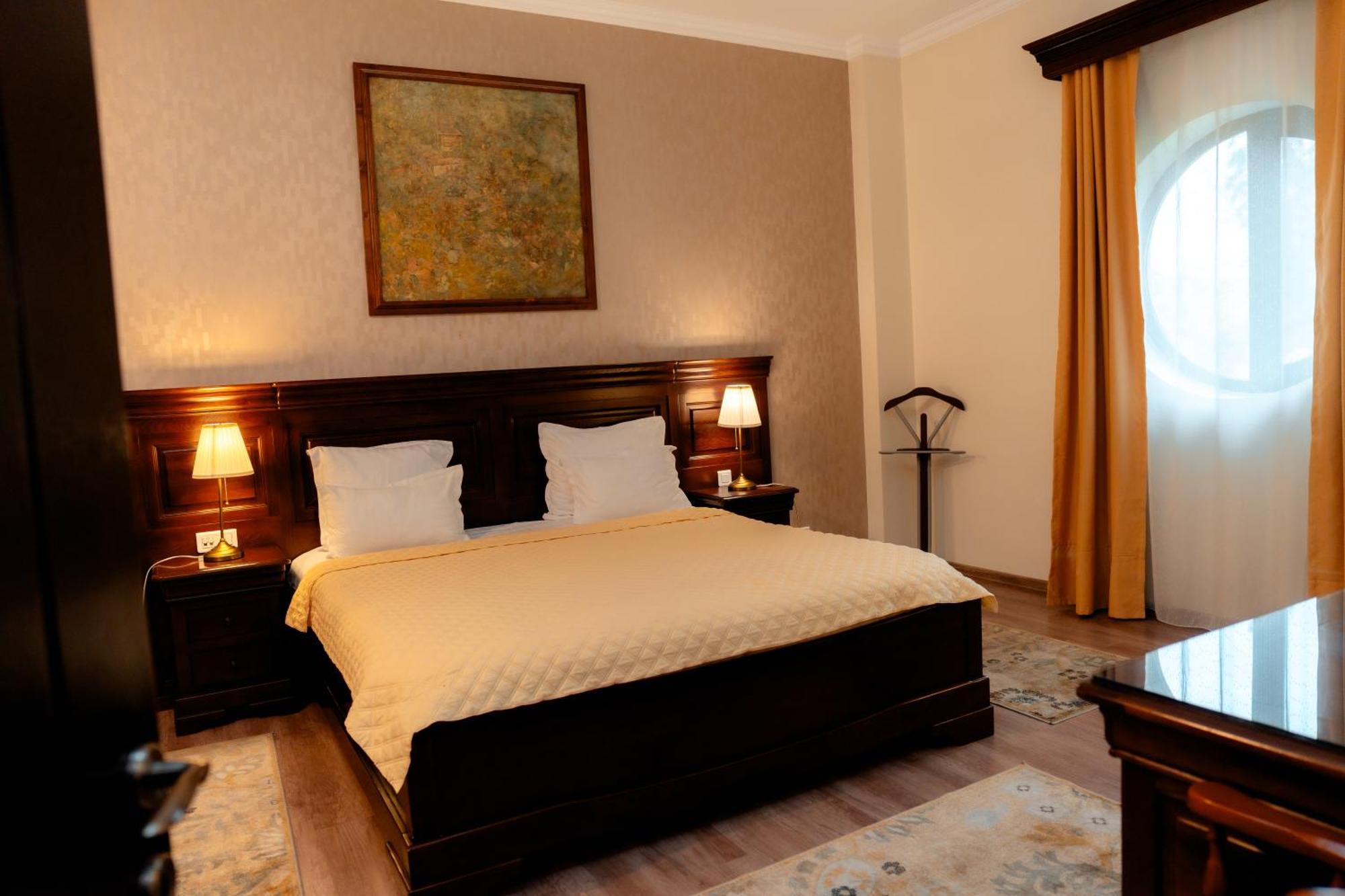 Grand Hotel Sofianu รึมนิคูวัลเจีย ภายนอก รูปภาพ