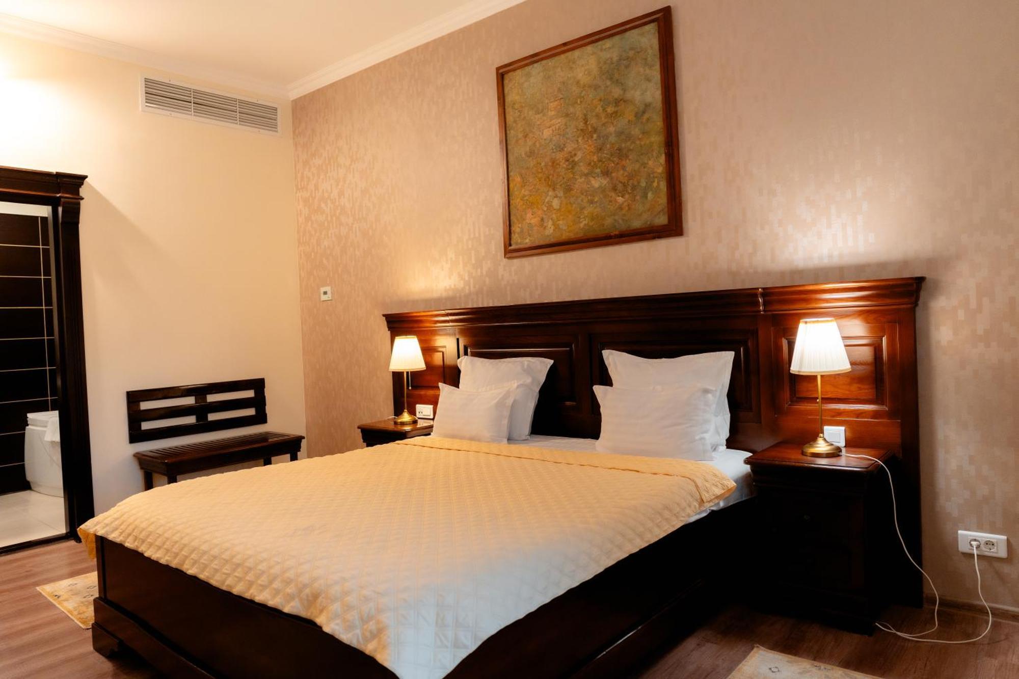 Grand Hotel Sofianu รึมนิคูวัลเจีย ภายนอก รูปภาพ